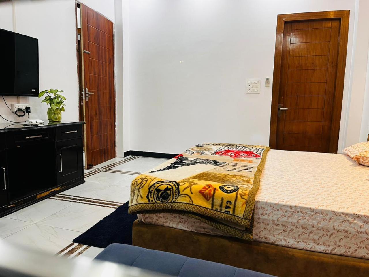 Shreshth Home Stay - Best Family Accommodation - 3Km From Har Ki Pauri, Haridwar, Uttarakhand Exterior photo