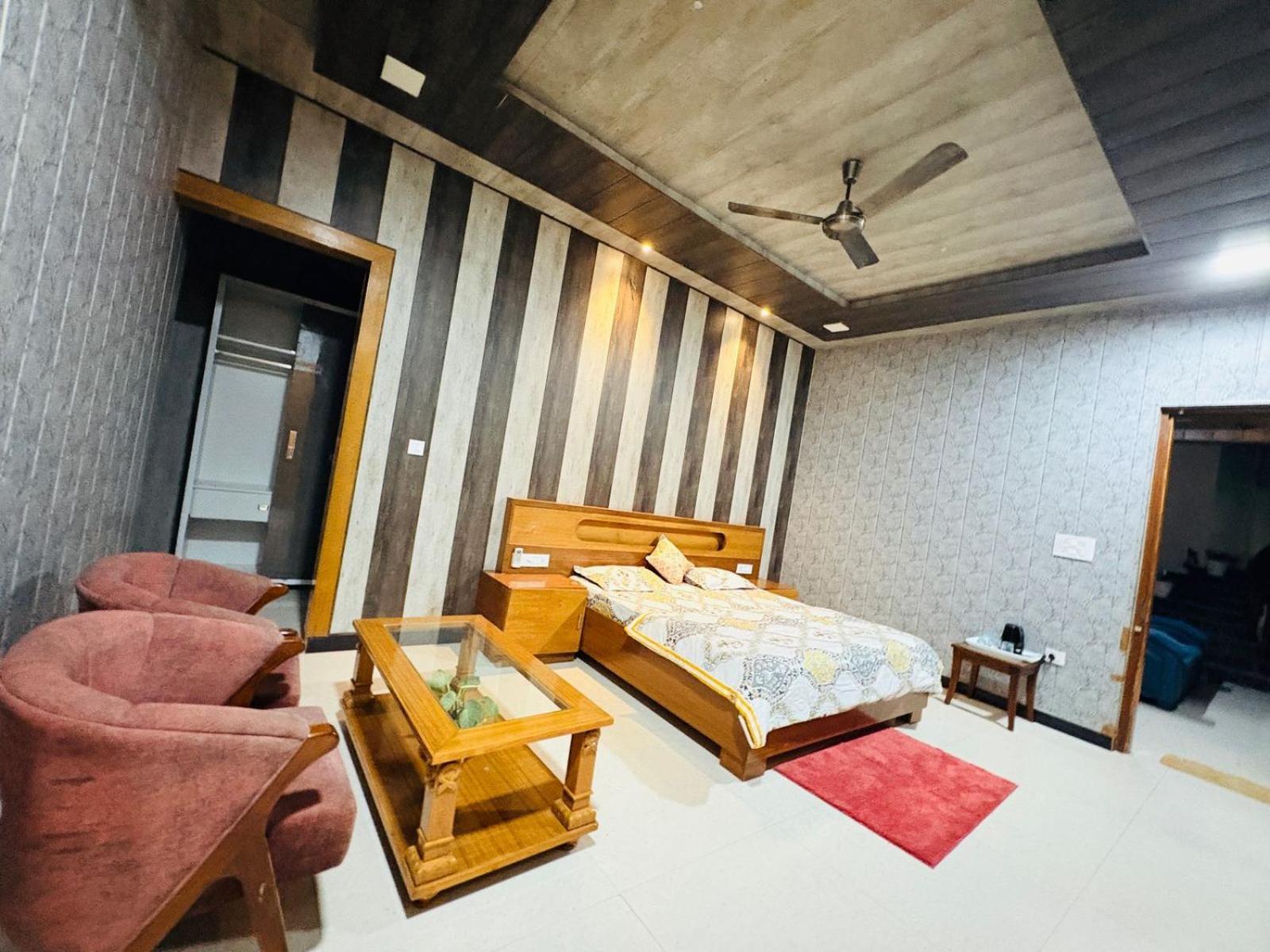 Shreshth Home Stay - Best Family Accommodation - 3Km From Har Ki Pauri, Haridwar, Uttarakhand Exterior photo