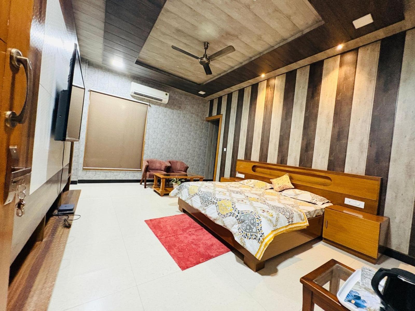 Shreshth Home Stay - Best Family Accommodation - 3Km From Har Ki Pauri, Haridwar, Uttarakhand Exterior photo