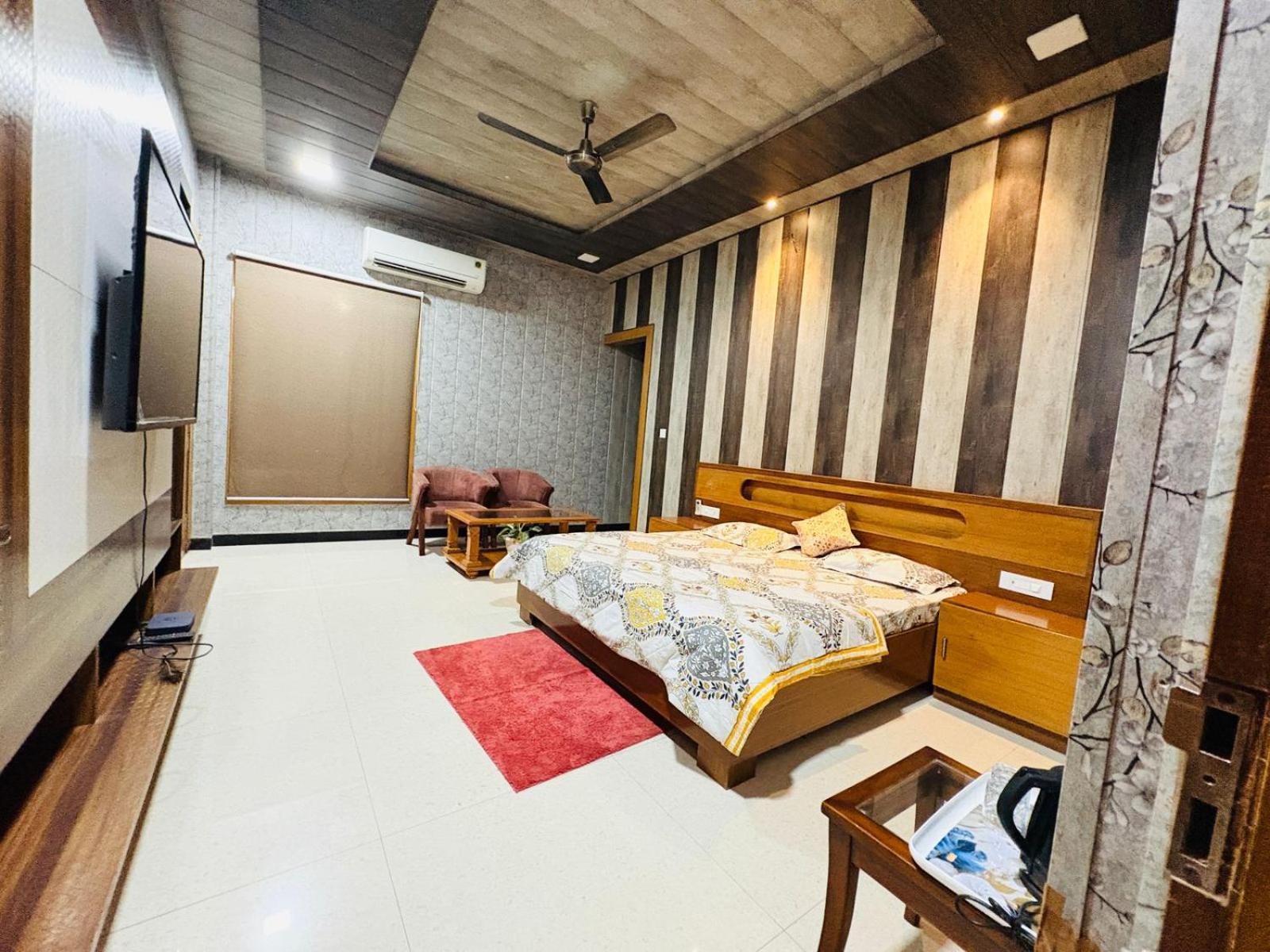 Shreshth Home Stay - Best Family Accommodation - 3Km From Har Ki Pauri, Haridwar, Uttarakhand Exterior photo