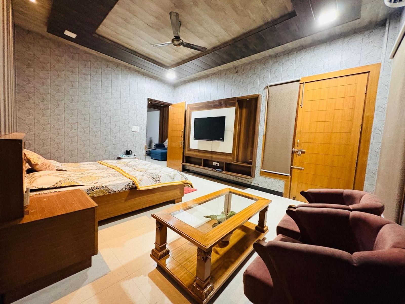 Shreshth Home Stay - Best Family Accommodation - 3Km From Har Ki Pauri, Haridwar, Uttarakhand Exterior photo